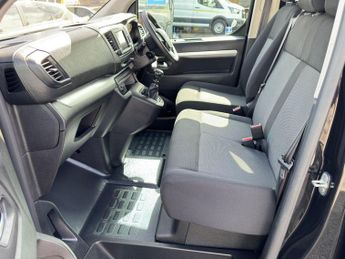 Toyota PROACE Verso 1.5D Shuttle Medium MPV MWB Euro 6 (s/s) 5dr (9 Seat)