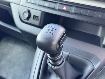 Toyota PROACE Verso 1.5D Shuttle Medium MPV MWB Euro 6 (s/s) 5dr (9 Seat)