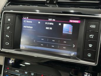 Jaguar XE 2.0d Portfolio Auto Euro 6 (s/s) 4dr