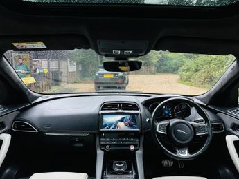 Jaguar F-PACE 2.0 P250i R-Sport Auto AWD Euro 6 (s/s) 5dr