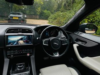Jaguar F-PACE 2.0 P250i R-Sport Auto AWD Euro 6 (s/s) 5dr