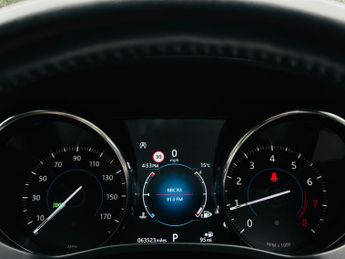Jaguar F-PACE 2.0 P250i R-Sport Auto AWD Euro 6 (s/s) 5dr