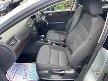 Volkswagen Jetta 2.0 TDI BlueMotion Tech SE DSG Euro 6 (s/s) 4dr