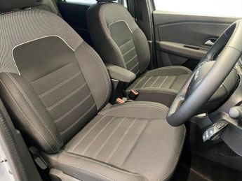 Dacia Jogger 1.6 Hybrid Expression Auto Euro 6 (s/s) 5dr