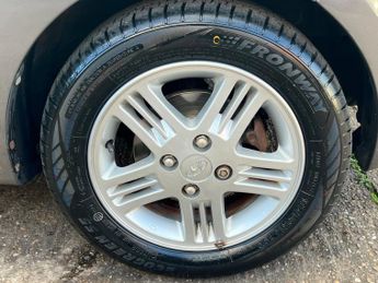 Hyundai i10 1.2 Comfort Hatchback 5dr Petrol Auto Euro 4 (77 bhp)