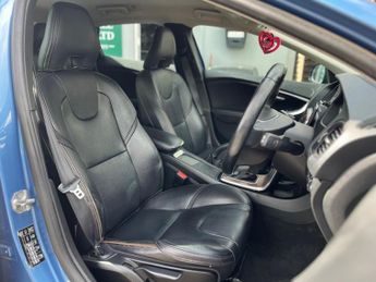 Volvo V40 Cross Country 1.6 D2 Lux Powershift Euro 5 (s/s) 5dr