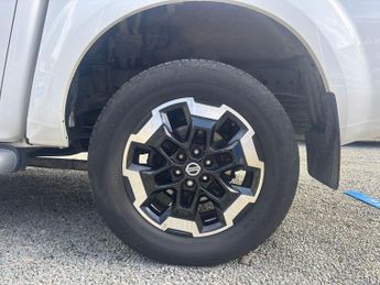 Nissan Navara 2.3 dCi Tekna Auto 4WD Euro 6 4dr