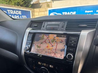 Nissan Navara 2.3 dCi Tekna Auto 4WD Euro 6 4dr