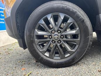 Toyota Land Cruiser 2.8D Invincible Auto 4WD Euro 6 (s/s) 5dr (LWB)