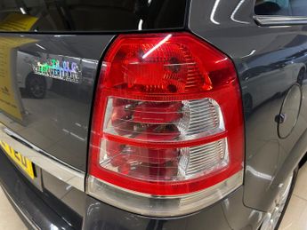 Vauxhall Zafira 1.6 16V Design Euro 5 5dr (SNav)