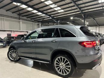 Mercedes-Benz GLC 2.0 GLC300e 13.5kWh AMG Line (Premium) G-Tronic+ 4MATIC Euro 6 (
