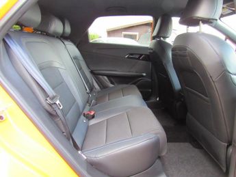 MG MG4 64kWh Trophy Long Range Auto 5dr