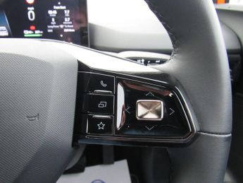 MG MG4 64kWh Trophy Long Range Auto 5dr