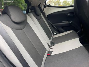 Toyota AYGO 1.0 VVT-i x-press x-shift Euro 6 5dr
