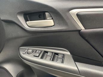 Honda Jazz 1.3 i-VTEC SE CVT Euro 6 (s/s) 5dr