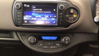 Toyota Yaris 1.5 VVT-h Design E-CVT Euro 6 5dr