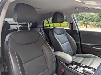 Hyundai IONIQ 38.3kWh Premium SE Auto 5dr
