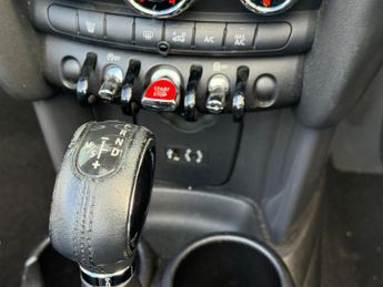 MINI Convertible 1.5 Cooper Convertible 2dr Petrol Auto Euro 6 (s/s) (136 ps)