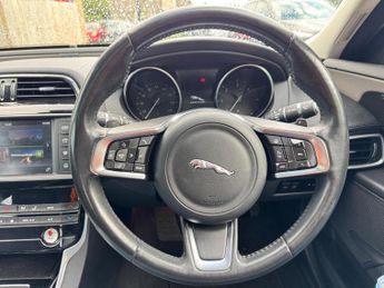 Jaguar XE 2.0d Portfolio Auto AWD Euro 6 (s/s) 4dr