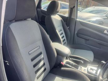 Ford Focus 1.6 Zetec 5dr
