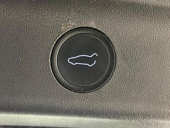 Tesla Model Y (Dual Motor) Long Range Auto 4WDE 5dr