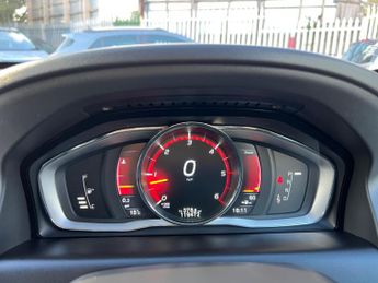 Volvo XC60 2.4 D5 R-Design Lux Nav Auto AWD Euro 6 (s/s) 5dr