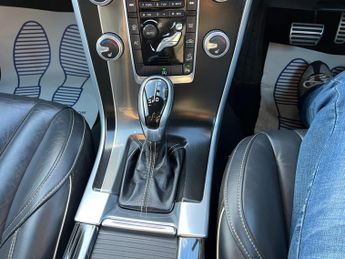 Volvo XC60 2.4 D5 R-Design Lux Nav Auto AWD Euro 6 (s/s) 5dr