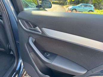 Audi Q3 2.0 TDI S line S Tronic quattro Euro 6 (s/s) 5dr (Nav)