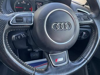 Audi Q3 2.0 TDI S line S Tronic quattro Euro 6 (s/s) 5dr (Nav)