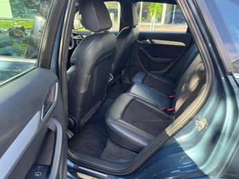 Audi Q3 2.0 TDI S line S Tronic quattro Euro 6 (s/s) 5dr (Nav)