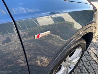 Audi Q3 2.0 TDI S line S Tronic quattro Euro 6 (s/s) 5dr (Nav)