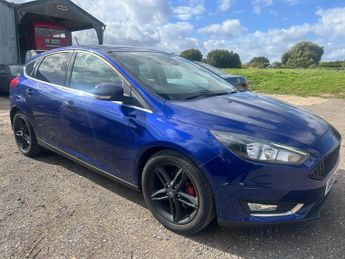 Ford Focus 1.0T EcoBoost Titanium Euro 6 (s/s) 5dr