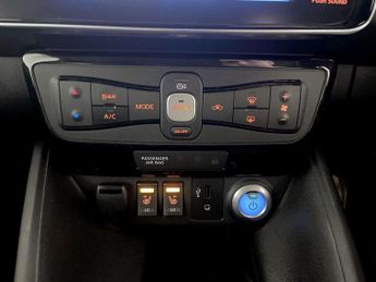 Nissan Leaf 40kWh Tekna Auto 5dr