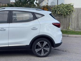 MG MG ZS 44.5kWh Exclusive Auto 5dr