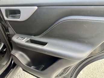 Jaguar F-PACE 2.0 D180 R-Sport Auto Euro 6 (s/s) 5dr