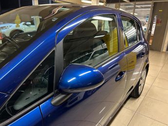 Vauxhall Corsa 1.2i 16v Club 5dr