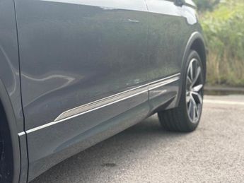 VOLKSWAGEN TIGUAN 2.0 TDI R-Line