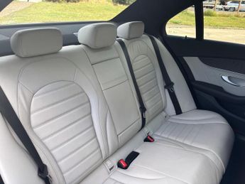 Mercedes-Benz C Class 2.1 C250d AMG Line (Premium) Saloon 4dr Diesel 7G-Tronic+ Euro 6