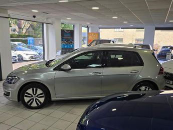 Volkswagen e-Golf 35.8kWh e-Golf Auto 5dr
