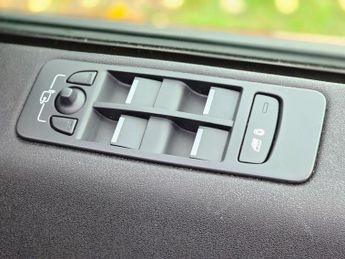 Land Rover Discovery Sport 2.0 TD4 HSE Black Auto 4WD Euro 6 (s/s) 5dr