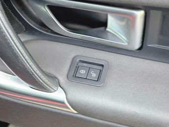 Land Rover Discovery Sport 2.0 TD4 HSE Black Auto 4WD Euro 6 (s/s) 5dr