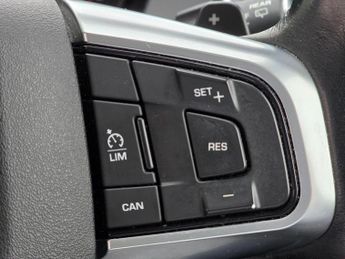 Land Rover Discovery Sport 2.0 TD4 HSE Black Auto 4WD Euro 6 (s/s) 5dr