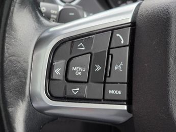 Land Rover Discovery Sport 2.0 TD4 HSE Black Auto 4WD Euro 6 (s/s) 5dr