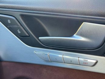 Audi S8 4.0 TFSI V8 Saloon 4dr Petrol Tiptronic quattro Euro 6 (s/s) (52