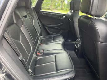 Porsche Macan 2.0T PDK 4WD Euro 6 (s/s) 5dr