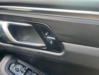 Porsche Macan 2.0T PDK 4WD Euro 6 (s/s) 5dr