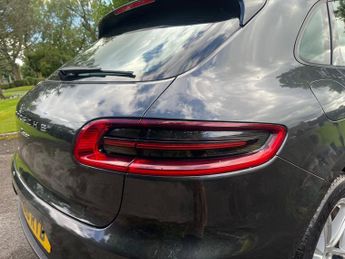 Porsche Macan 2.0T PDK 4WD Euro 6 (s/s) 5dr