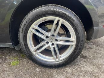 Porsche Macan 2.0T PDK 4WD Euro 6 (s/s) 5dr