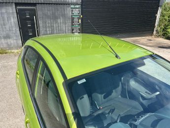 Ford Fiesta 1.4 Zetec 5dr