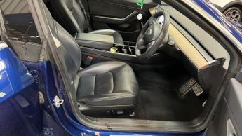 Tesla Model 3 Standard Range Plus Auto RWD 4dr
